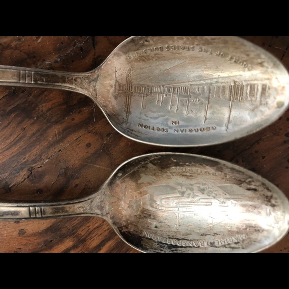 Vintage 1939 NY Worlds Fair Silver Spoons - Picture 2 of 6